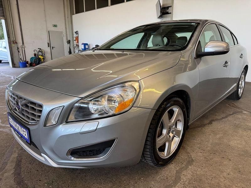 Gebraucht Volvo S60 254 PS (186 kW) 2014 Grau Limousine