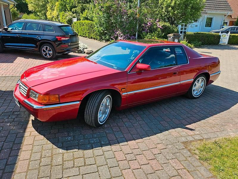 Rot Gebraucht 1995 Cadillac Eldorado Coupé | 11.500 € - Bild 1/4