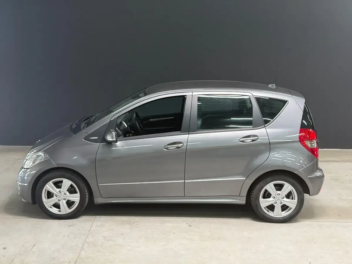 Gebraucht Mercedes A160 95 PS (69 kW) 2010 Grau Kleinwagen