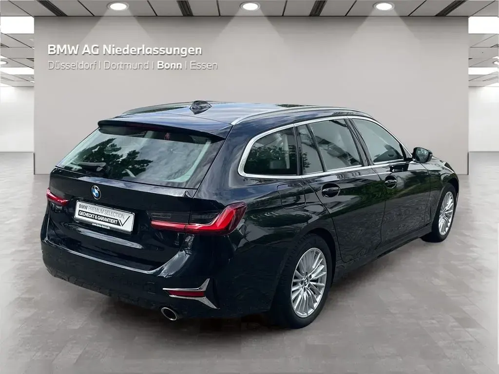 Gebraucht BMW 318 Sport Line 156 PS (114 kW) 2022 Schwarz Kombi