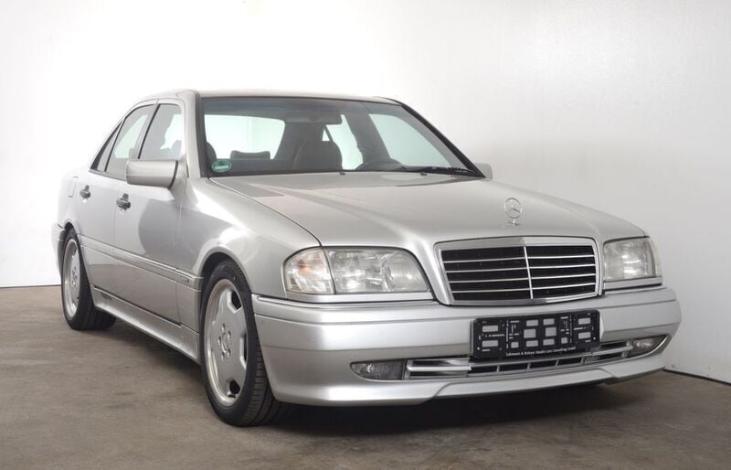 Silber Gebraucht 1994 Mercedes C36 AMG AMG Limousine | 29.900 € - Bild 1/4
