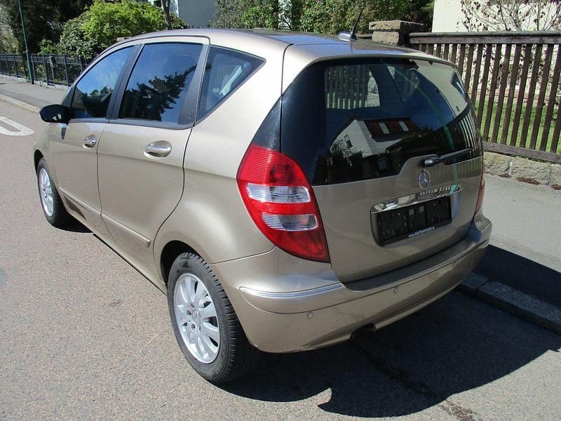 Gebraucht Mercedes A150 95 PS (69 kW) 2006 Gold Kleinwagen