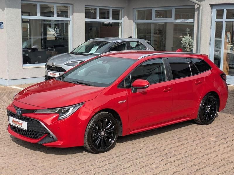 Gebraucht Toyota Corolla Team 184 PS (135 kW) 2022 Rot Limousine