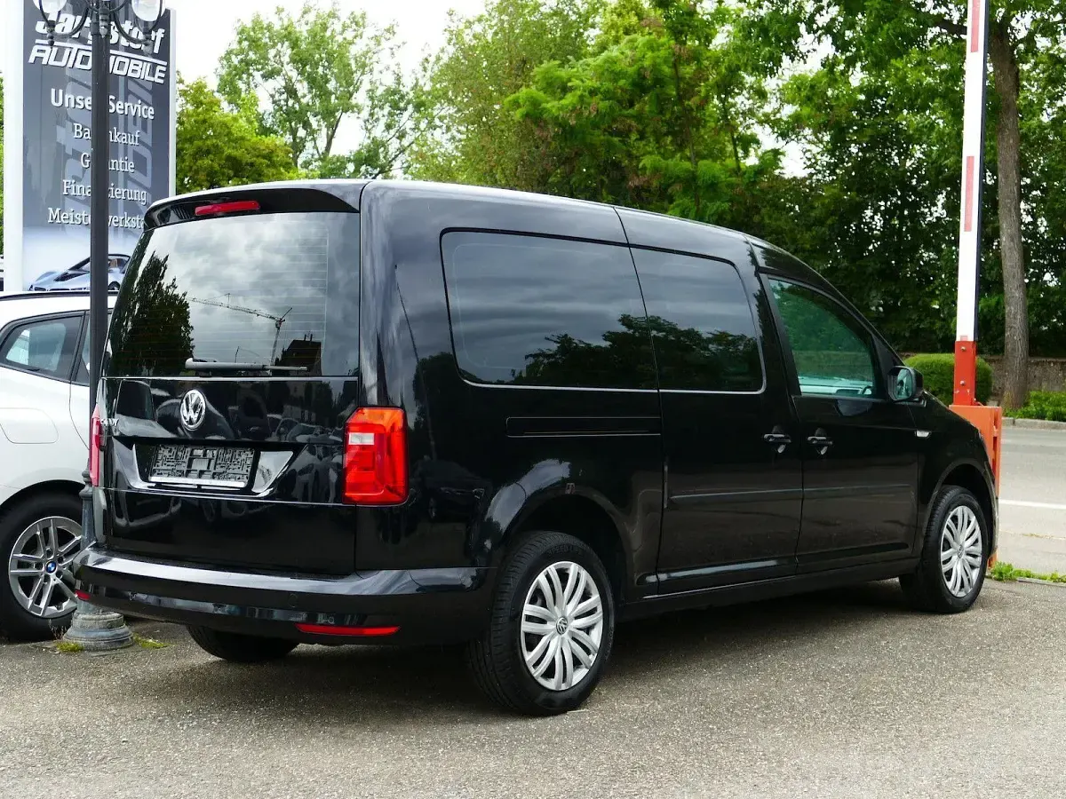 Gebraucht VW Caddy Maxi 131 PS (96 kW) 2020 Schwarz Van / Kleinbus