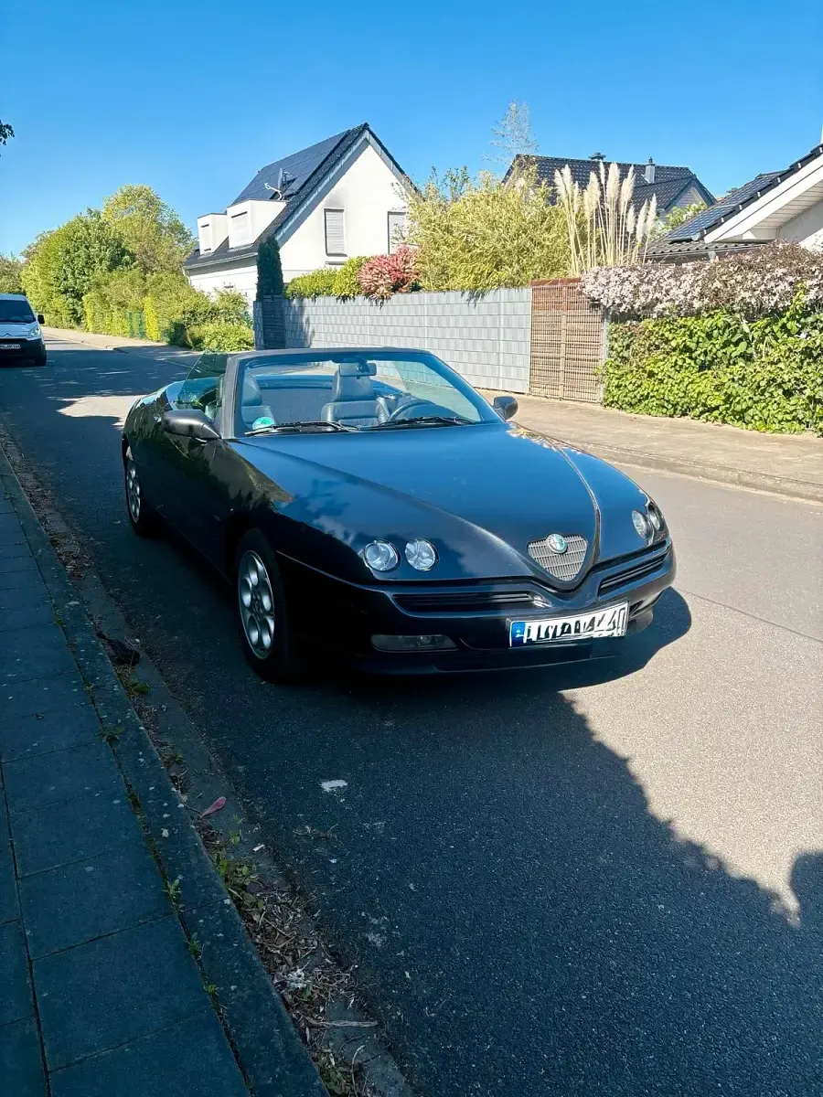 Second-hand Alfa Romeo Spider 155 CP (114 kW) 1998 Negru Cabrio