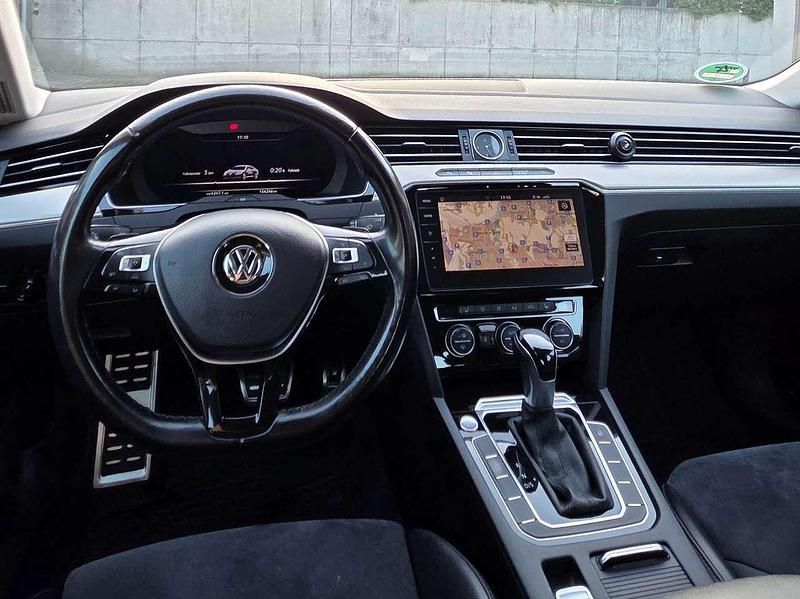 Gebraucht VW Arteon Business 190 PS (139 kW) 2018 Silber Kleinwagen