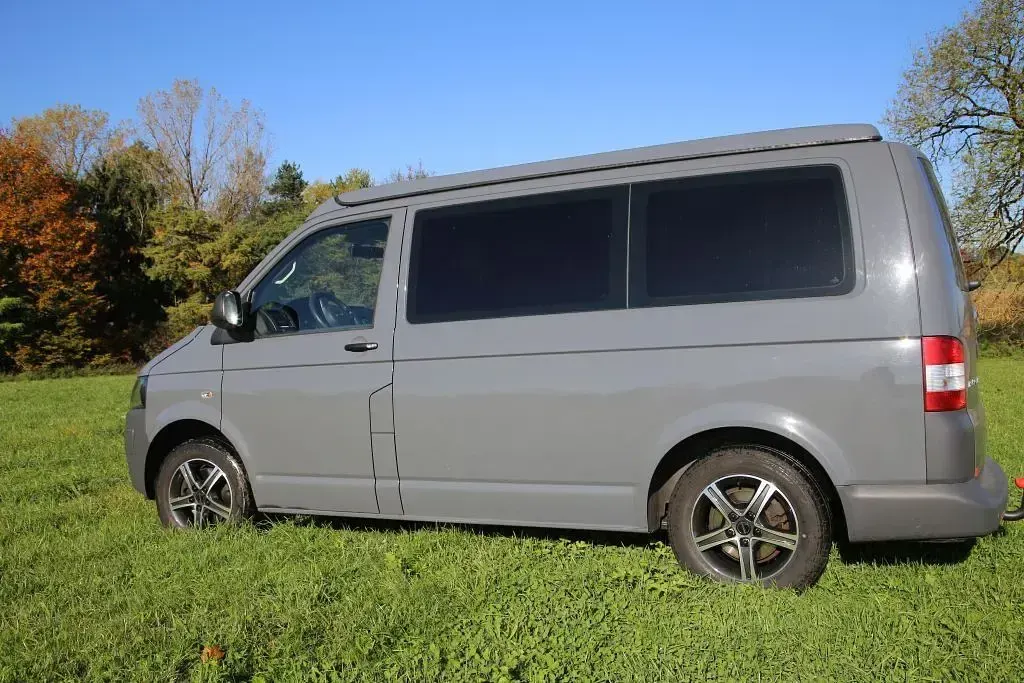 Gebraucht VW T5 140 PS (102 kW) 2012 Grau Van