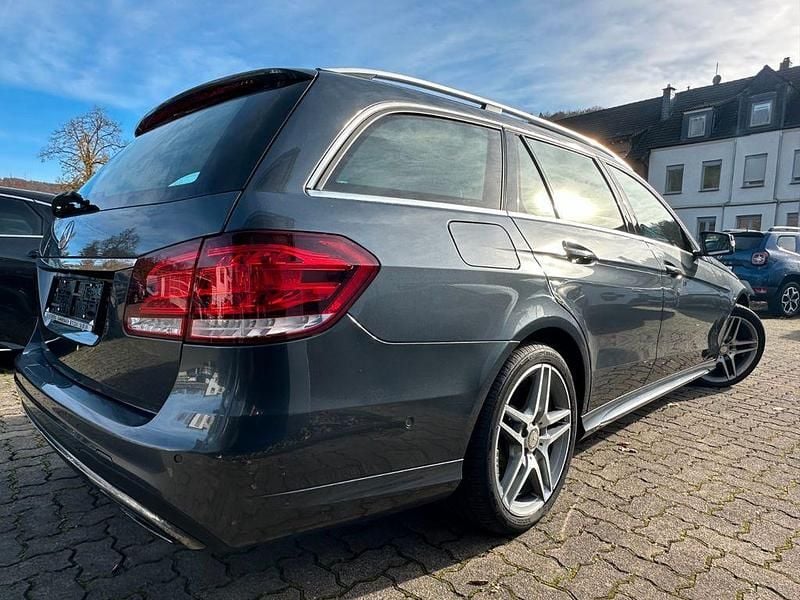 Gebraucht Mercedes E200 AMG 136 PS (100 kW) 2014 Grau Limousine