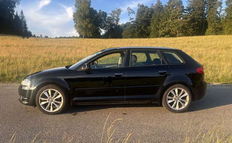 Schwarz Gebraucht 2011 Audi A3 Ambition Kleinwagen | 6.200 € (Fairer Preis) - Bild 1/4