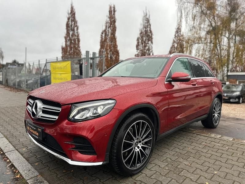 Hyazinthrot metalliclack Gebraucht 2019 Mercedes GLC250 AMG line SUV | 31.800 € (Fairer Preis) - Bild 1/4