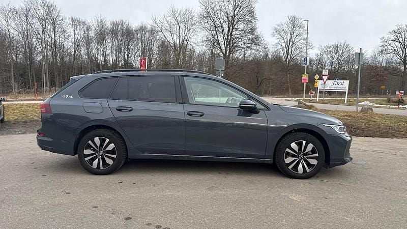 Gebraucht VW Golf VIII Goal 115 PS (84 kW) 2025 Grau Kombi