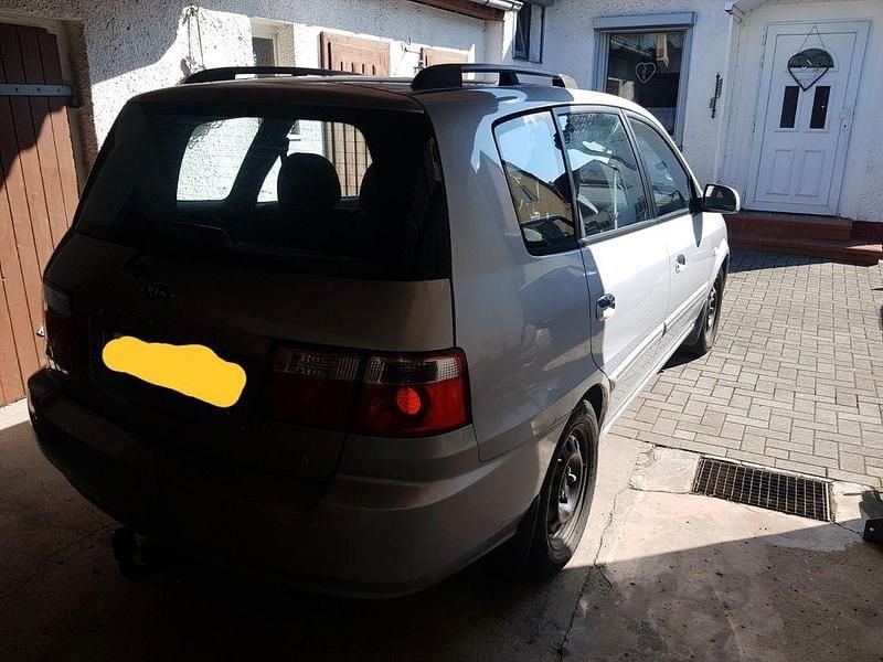 Silber Gebraucht 2006 Kia Carens EX Van / Kleinbus | 1.000 € (Superpreis) - Bild 1/4