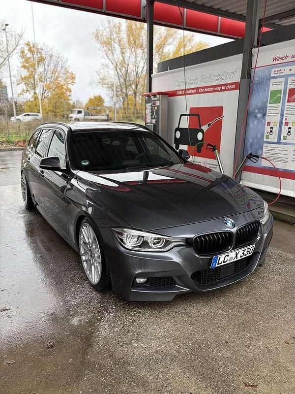 Gebraucht BMW 330 M Sport 258 PS (189 kW) 2016 Grau Kombi