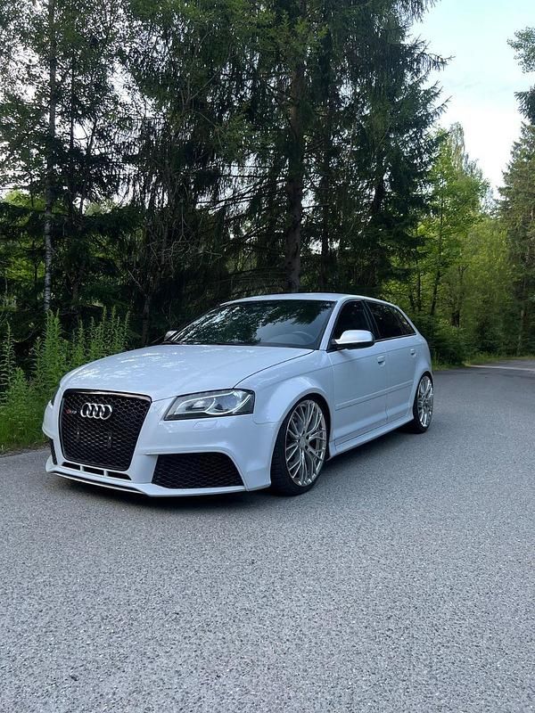 Schwarz Gebraucht 2012 Audi RS3 Sport Limousine | 24.000 € (Fairer Preis) - Bild 1/4