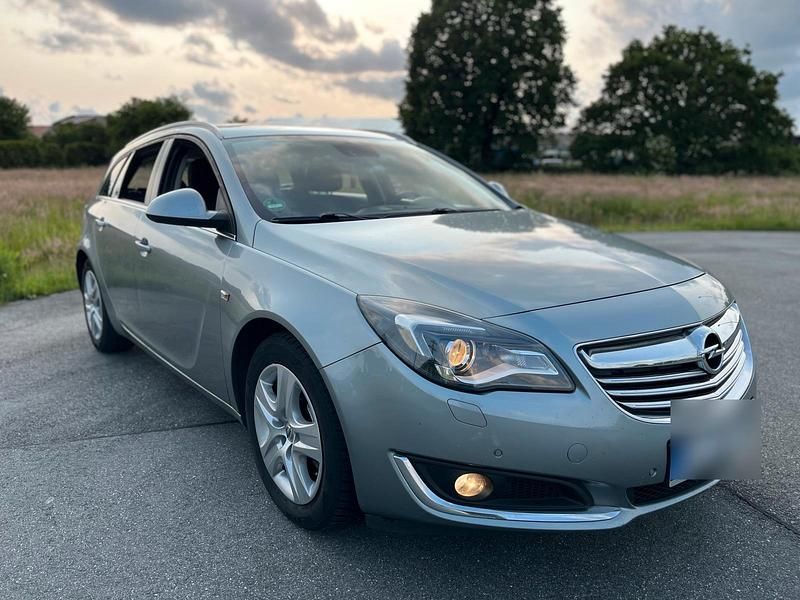 Gebraucht Opel Insignia 140 PS (102 kW) 2014 Grau Kombi