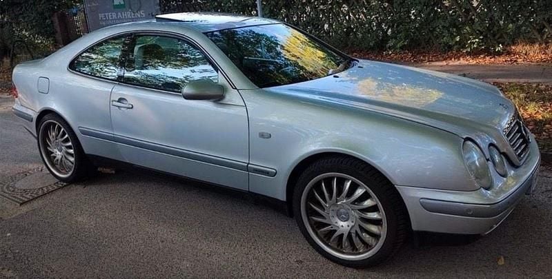 Silber Gebraucht 1999 Mercedes CLK200 Elegance Coupé | 4.500 € (Fairer Preis) - Bild 1/4