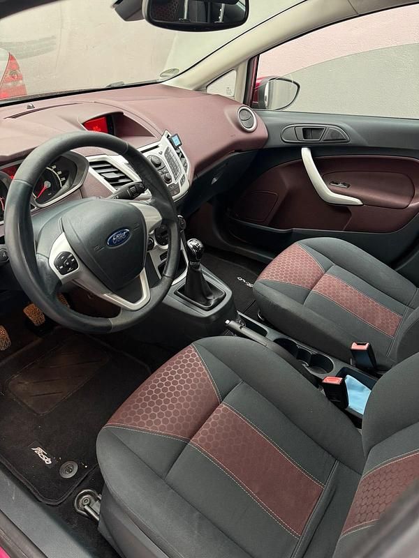 Gebraucht Ford Fiesta 80 PS (58 kW) 2008 Violet Kleinwagen