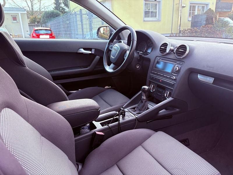 Gebraucht Audi A3 Ambition 125 PS (91 kW) 2011 Violet Limousine