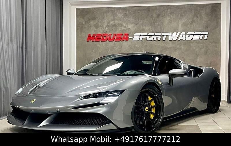 Grau Gebraucht 2021 Ferrari SF90 | 389.800 € (Fairer Preis) - Bild 1/4