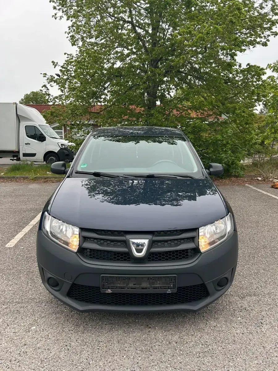 Używany Dacia Sandero 75 KM (55 kW) 2014 Niebieski Hatchback