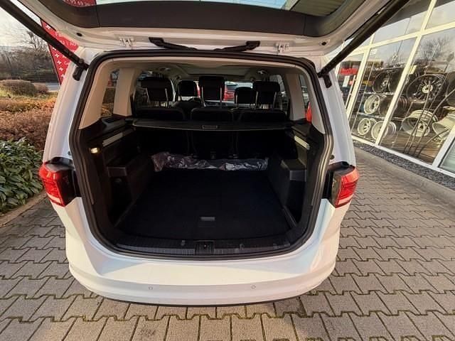 Gebraucht VW Touran Comfortline 150 PS (110 kW) 2022 Pure white Van / Kleinbus