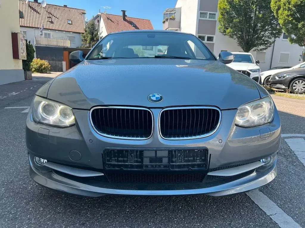 Gebraucht BMW 320 Sport Line 170 PS (125 kW) 2010 Grau Coupé