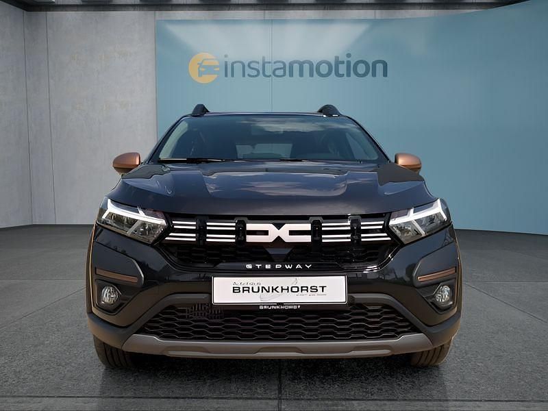 Schwarz Neu 2024 Dacia Sandero Stepway Kleinwagen | 20.999 € (Fairer Preis) - Bild 1/4