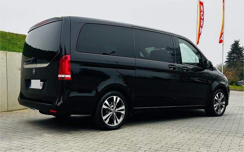 Gebraucht Mercedes V220 210 PS (154 kW) 2017 Schwarz Van / Kleinbus