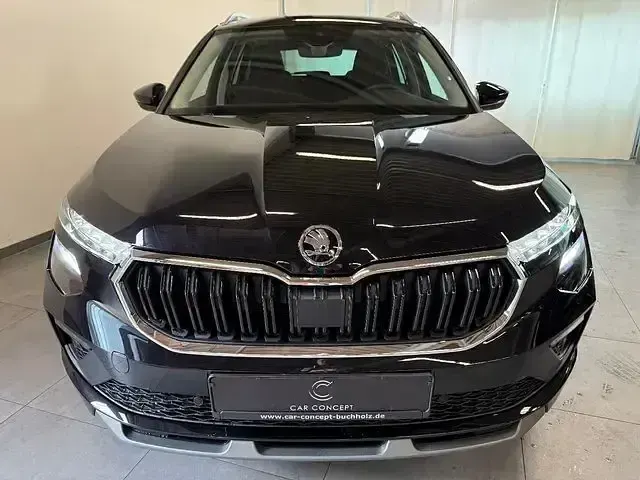 Neu Skoda Kamiq 116 PS (85 kW) 2025 Black magic perleffekt SUV