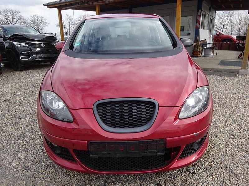 Gebraucht Seat Altea Stylance 105 PS (77 kW) 2004 Rot Van / Kleinbus