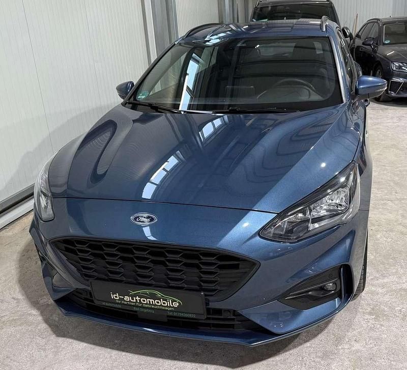 Chrome blue Gebraucht 2021 Ford Focus ST-Line Kombi | 18.599 € (Fairer Preis) - Bild 1/4