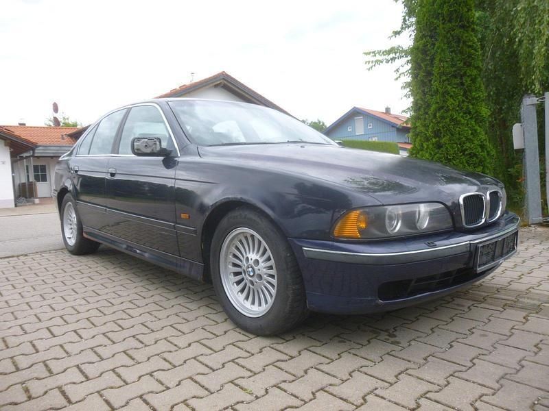 Blau Gebraucht 2001 BMW 525 Limousine | 1.990 € (Superpreis) - Bild 1/4