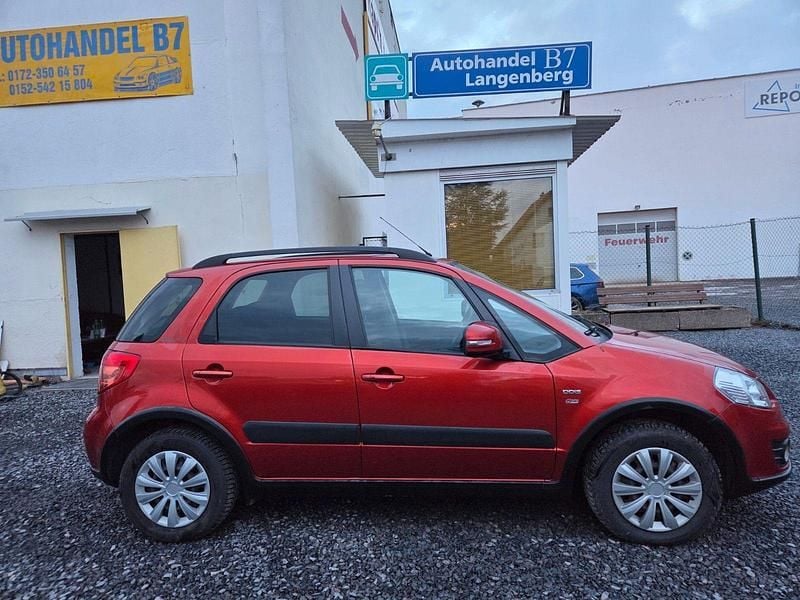 Gebraucht Suzuki SX4 Style 135 PS (99 kW) 2012 Rot Limousine