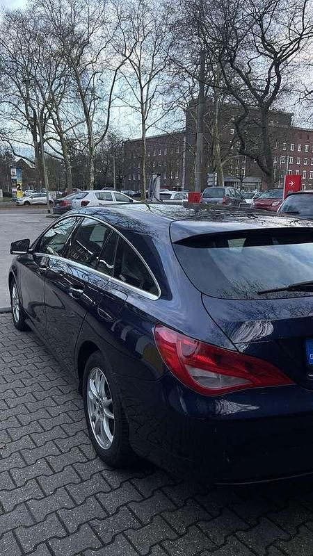 Gebraucht Mercedes CLA180 109 PS (80 kW) 2017 Blau Limousine