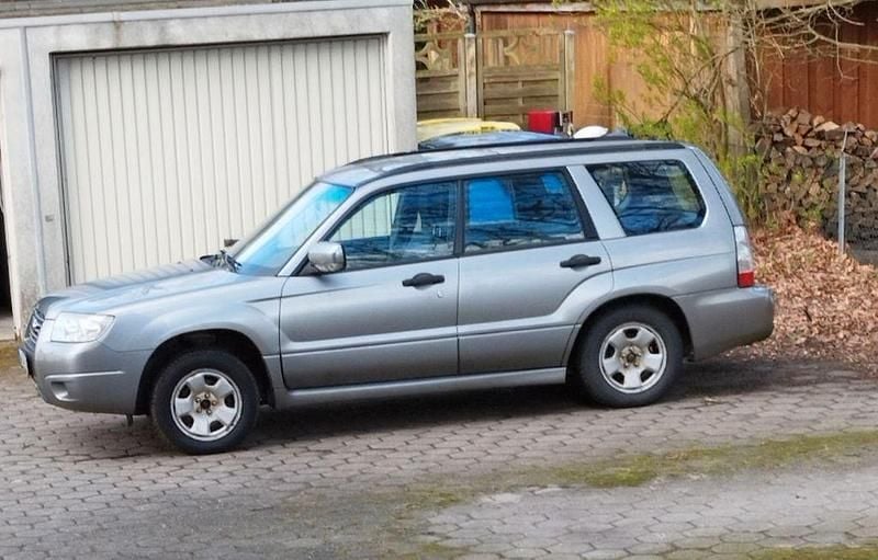 Gebraucht Subaru Forester 158 PS (116 kW) 2007 Silber SUV