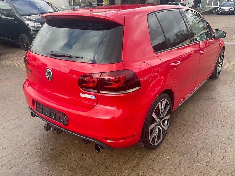 Gebraucht VW Golf VI Edition 211 PS (155 kW) 2011 Rot Kleinwagen