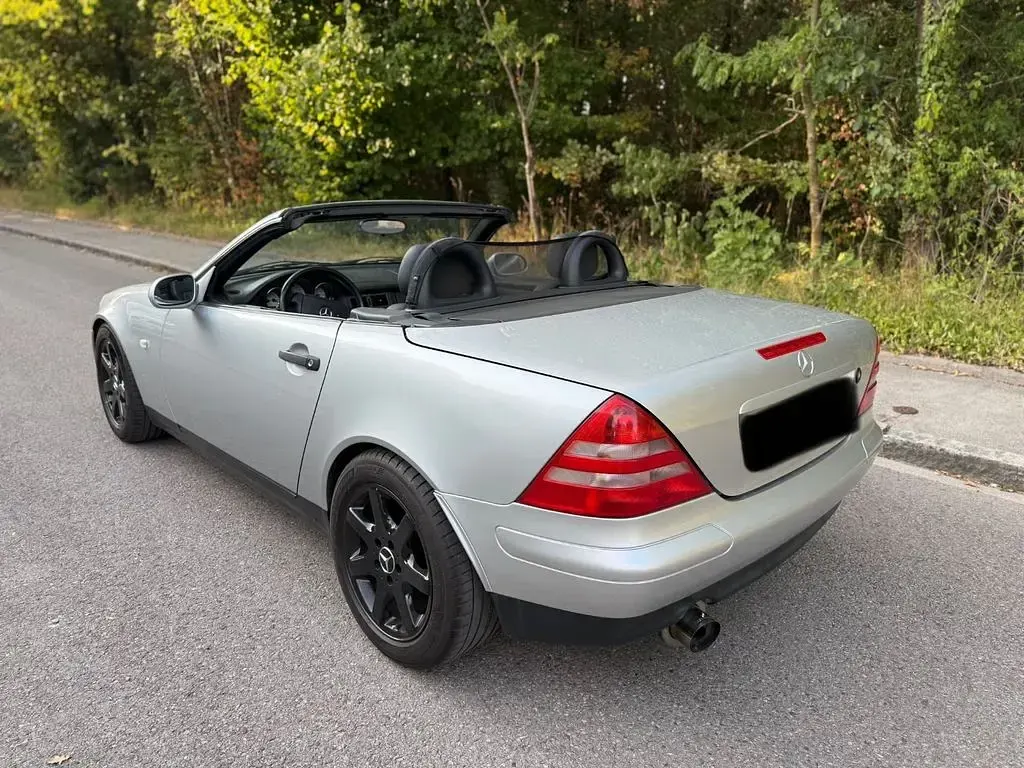 Gebraucht Mercedes SLK230 193 PS (141 kW) 1999 Silber Cabrio