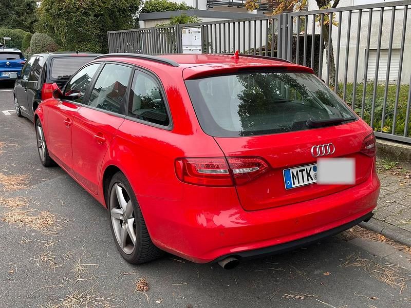 Gebraucht Audi A4 170 PS (125 kW) 2013 Rot Kombi