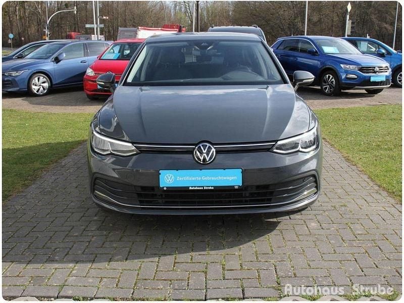 Gebraucht VW Golf VIII Active 131 PS (96 kW) 2023 Grau Limousine