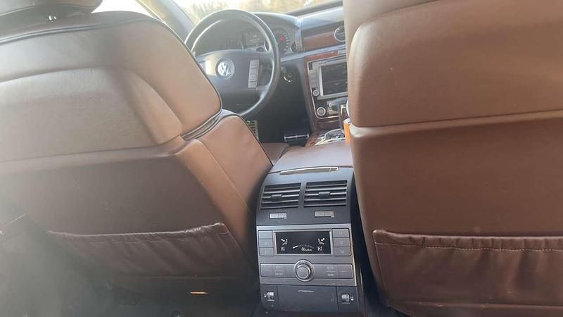 Second-hand VW Phaeton Edition 239 CP (175 kW) 2009 Berlinǎ