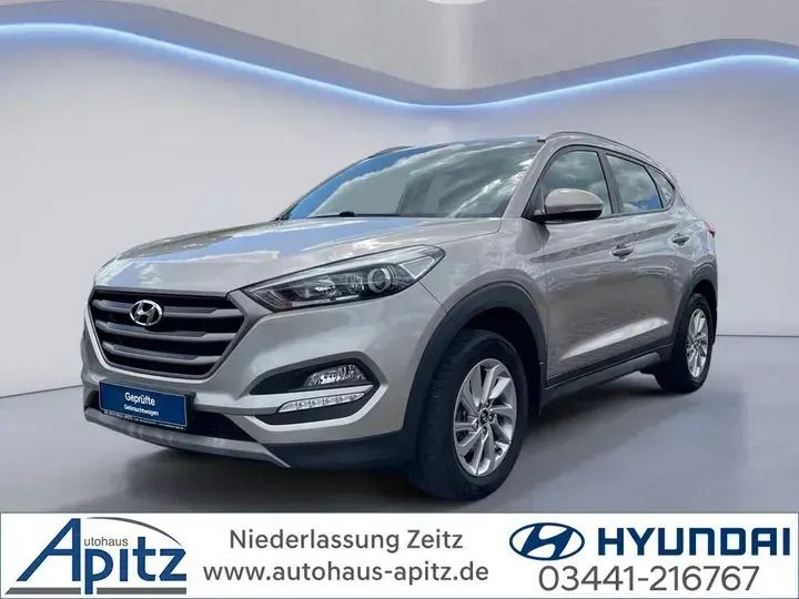 Grau Gebraucht 2016 Hyundai Tucson Intro Edition SUV | 16.899 € (Fairer Preis) - Bild 1/3