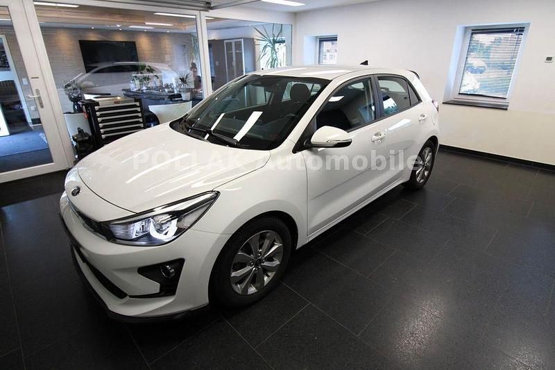 Gebraucht Kia Rio Vision 101 PS (74 kW) 2020 Weiß Limousine