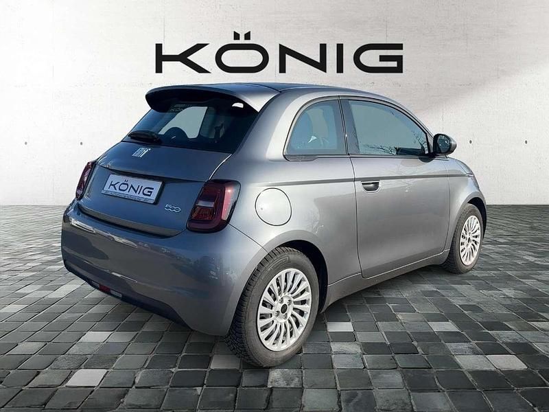 Gebraucht Fiat 500e 86 kW (118 PS) 2023 Mineral grau (6fx) Kleinwagen