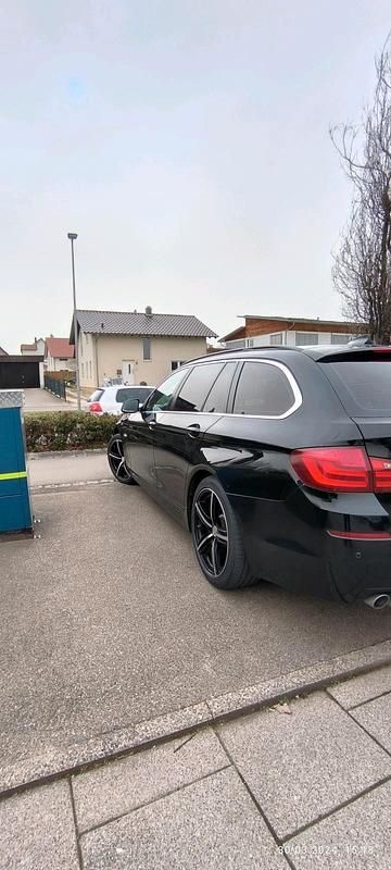 Schwarz Gebraucht 2011 BMW 520 Kombi | 5.000 € (Superpreis) - Bild 1/4