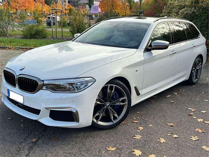Weiß Gebraucht 2018 BMW M550 Limousine | 39.900 € (Teuer) - Bild 1/4