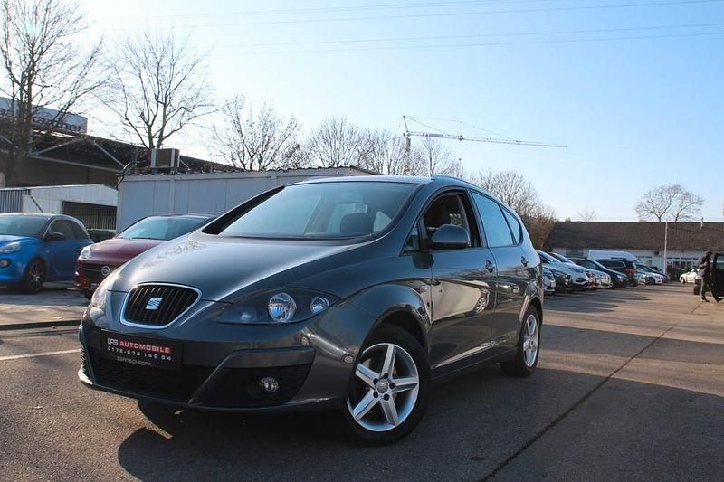 Grau Gebraucht 2012 Seat Altea XL Stylance Van / Kleinbus | 6.890 € (Etwas zu teuer) - Bild 1/4