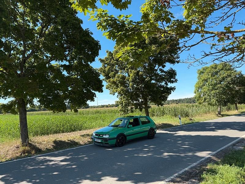 Grün Gebraucht 1994 VW Golf III Conceptline Limousine | 12.500 € - Bild 1/4