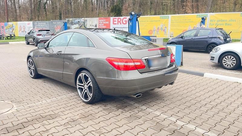 Gebraucht Mercedes E350 231 PS (169 kW) 2010 Coupé