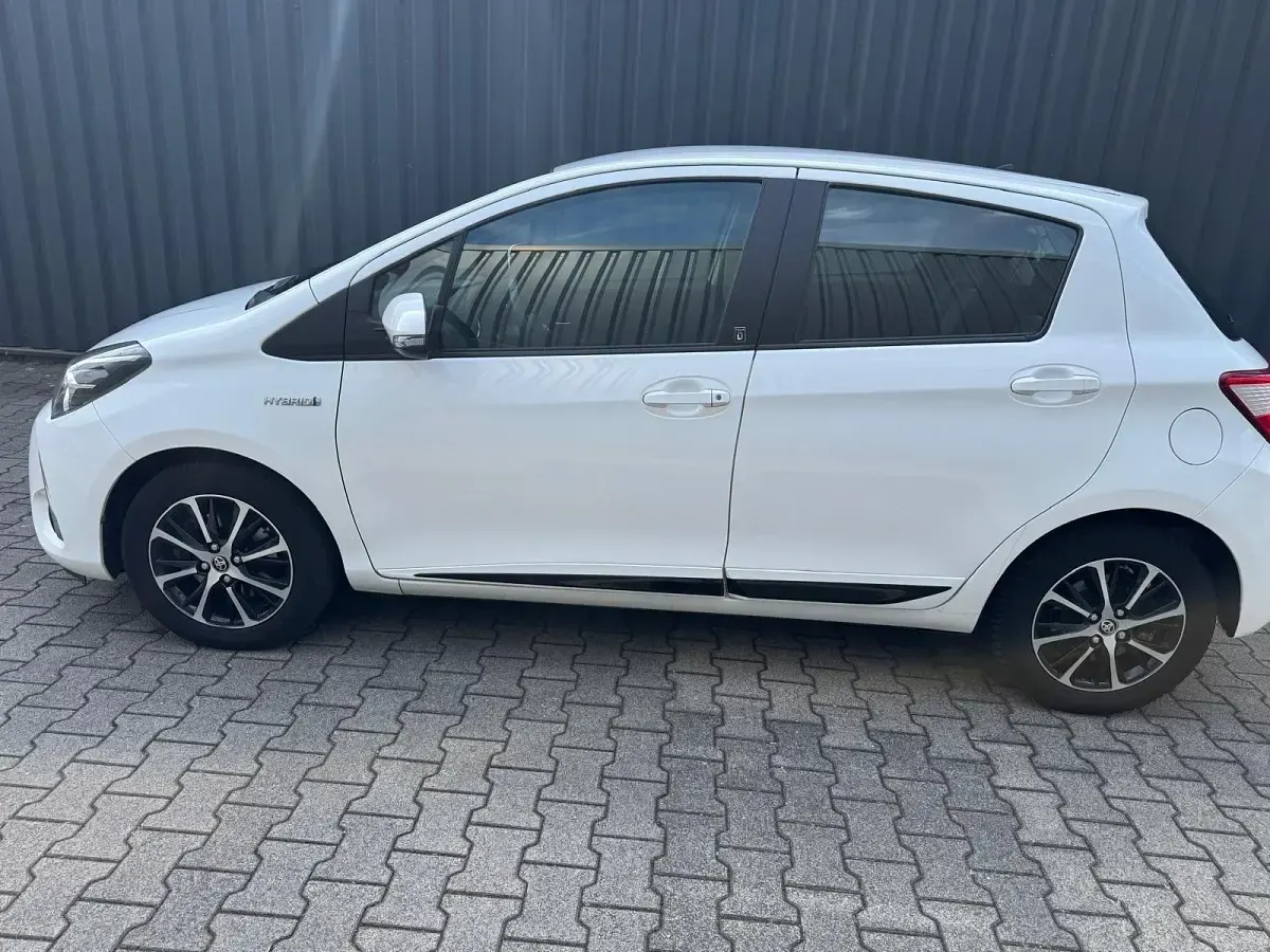 Gebraucht Toyota Yaris Style 101 PS (74 kW) 2019 Weiß Kleinwagen