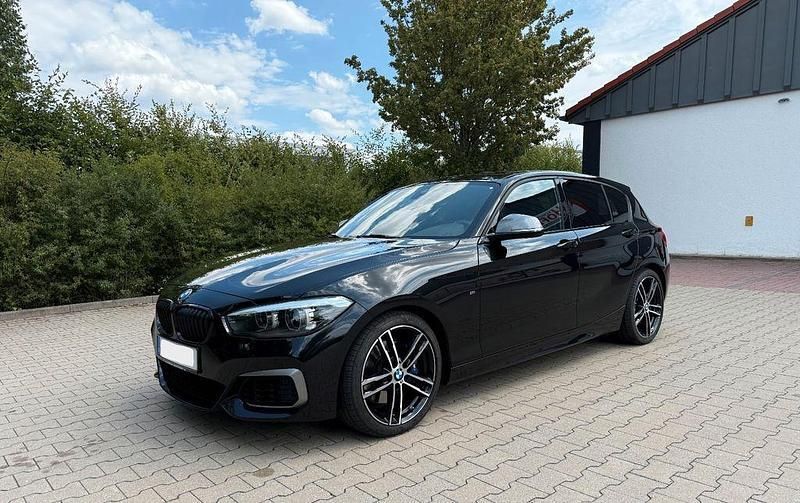 Schwarz Gebraucht 2019 BMW M140 M Sport Limousine | 32.500 € (Fairer Preis) - Bild 1/4
